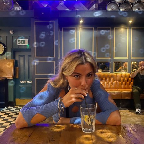 Grace Bidd_ top star pic