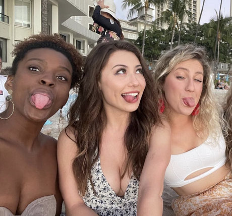 Sasha Emiri Sander free pornstar galleries