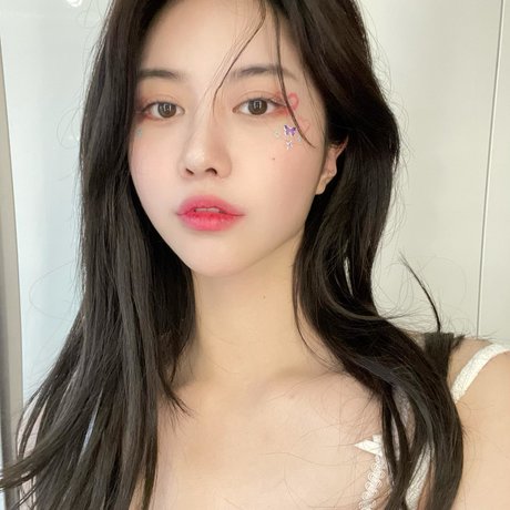 Lee Hayun_ pornographic model images