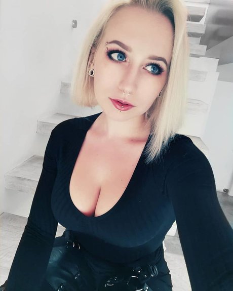 Tiffany Methuselah pretty pornstar gallery