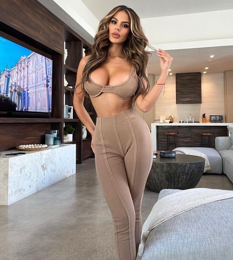 gay midget onlyfans hd pic