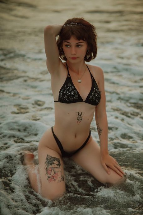 Fluffyfulafel_ model exclusive image