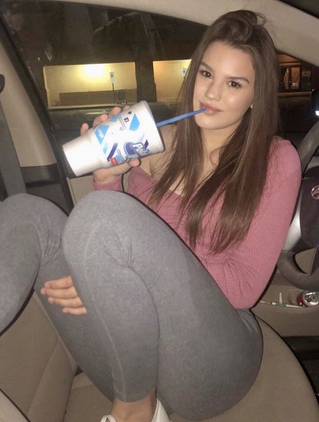 Harmony Brazeal model beautiful pics