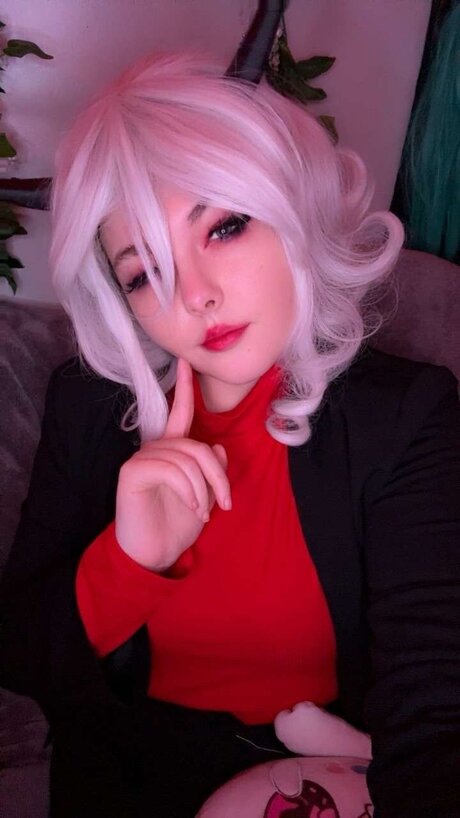 Pubbytae model sexy picture