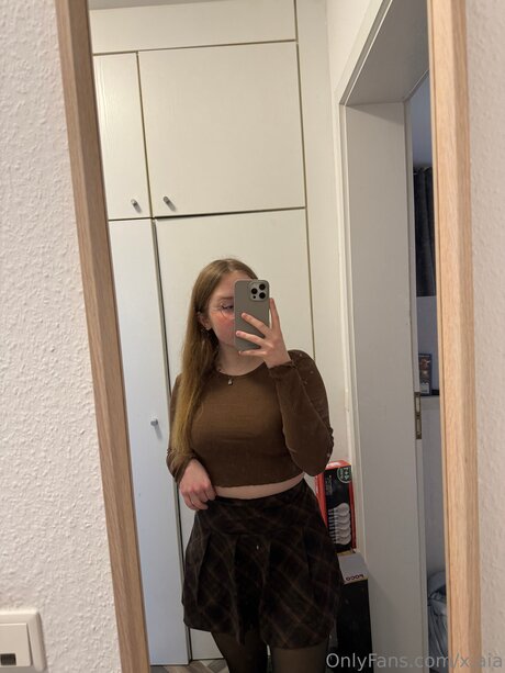 midget trans onlyfans erotic pic