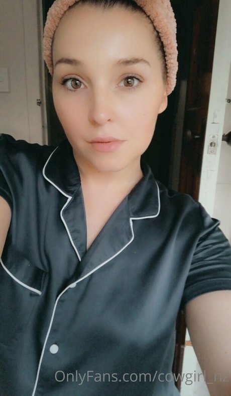 cowgirl nz erotic model pic