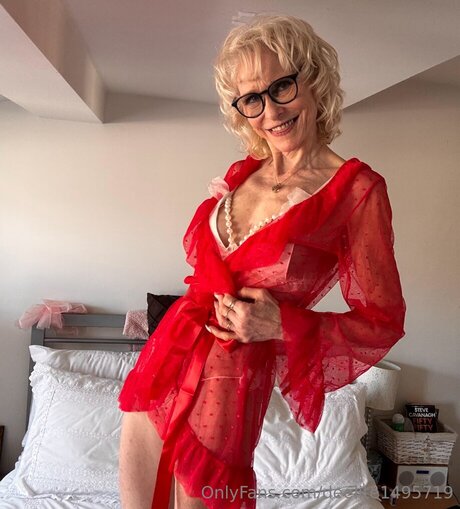 curvy blonde milf onlyfans hot porn pic