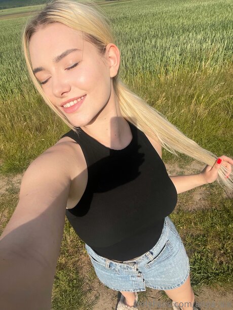 Anya Ice xxx star pictures