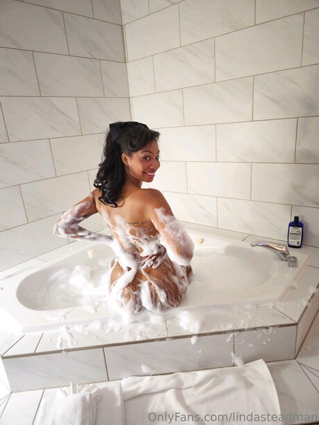 Lindasteadman pornstar xxx img