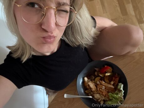 Mayapotter model naked photos