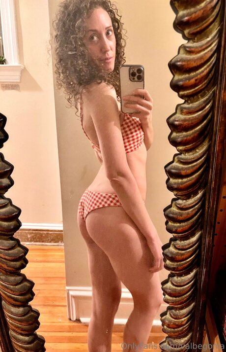 Valbegonia pornographic model pictures