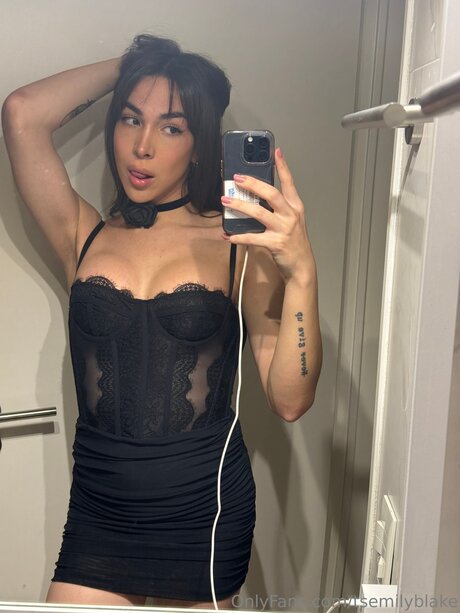 Tsemilyblake model adult pic