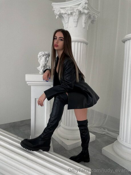 Judy Evans pornstar top pic