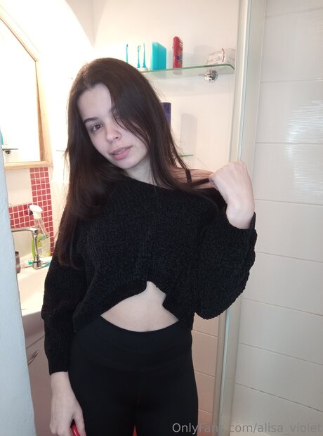 Alisa Violet top model photo