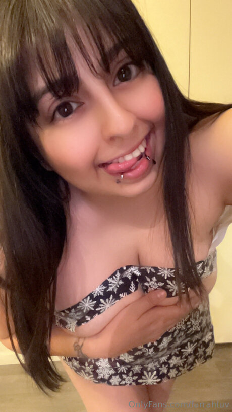 latina shemale onlyfans naked pic