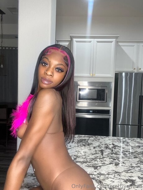 Prettiyayaaa model porn archive