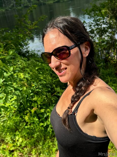 50 years old onlyfans free photo