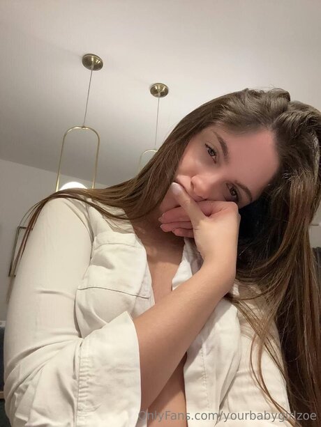 Yourbabygirlzoe nude model image