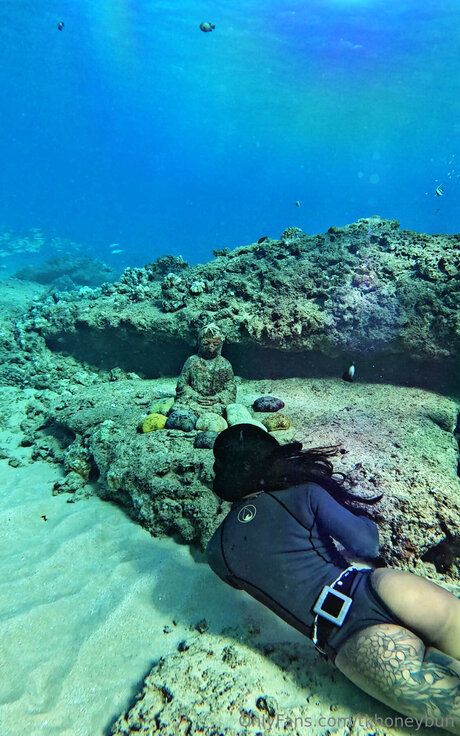 Tkhoneybun model perfect picture