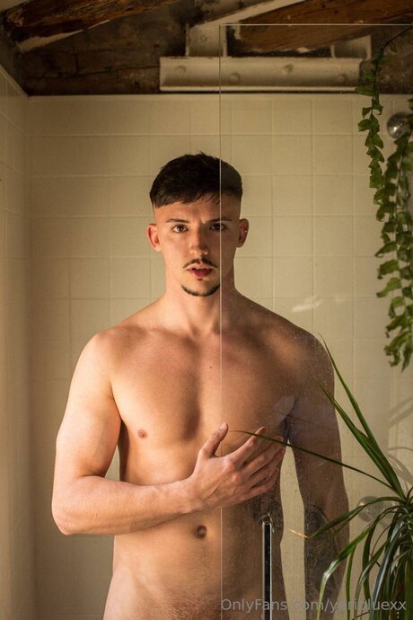 Yeribluexx model hot photo