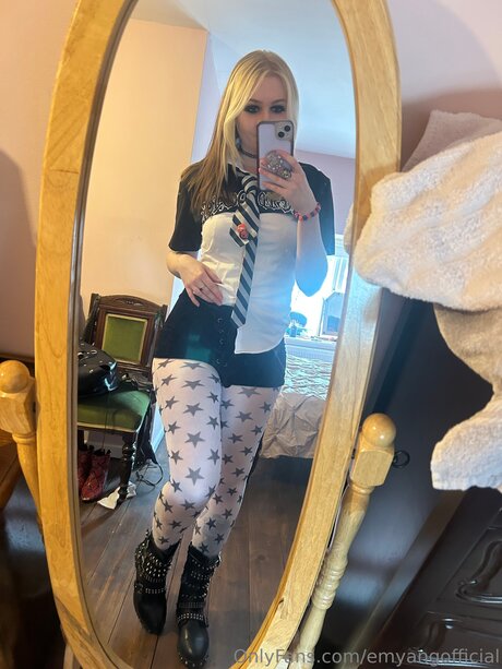 Emyangofficial model nudes archive