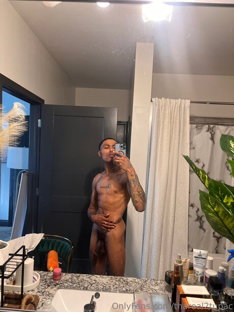 Thareal2tupac high quality model pics