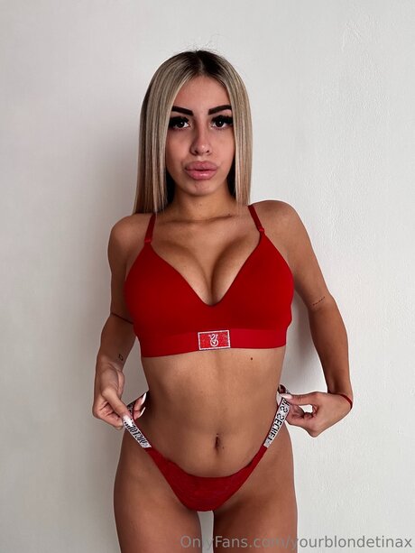 Yourblondepili pornstar naked picture