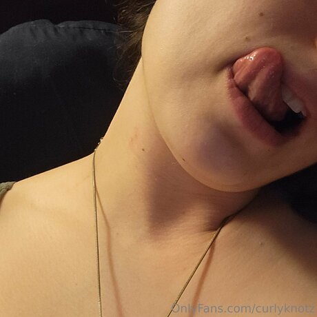 Curlyknotz hot actress photos