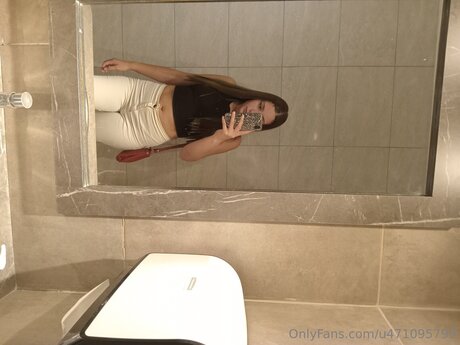 Karolayblonde star pretty pic