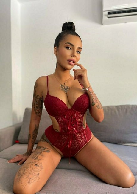 ameliereve7 high quality model photo