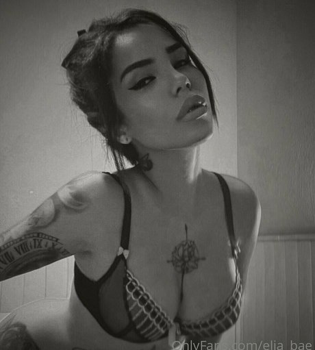 ameliereve7 model naked image