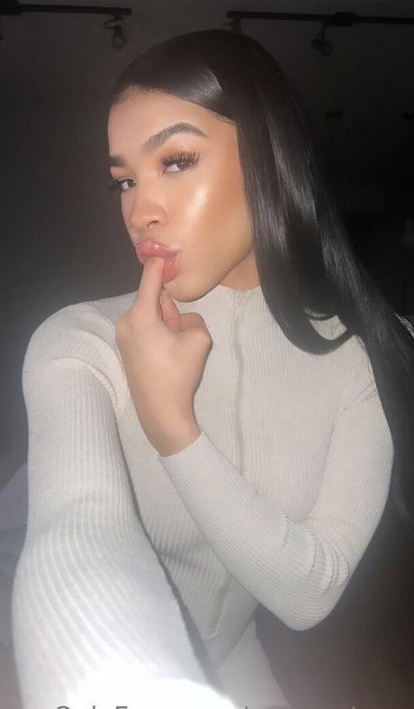 skinny blonde onlyfans hd images