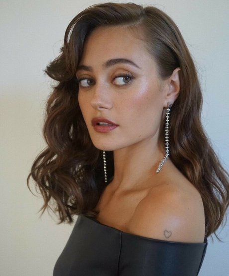 Ella Purnell pretty actress img