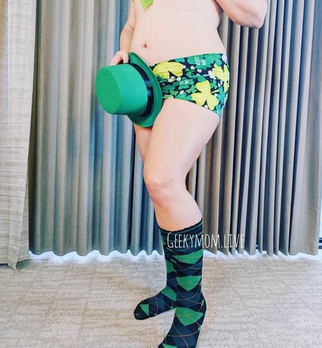 Geekymom Jess beautiful pornstar archive