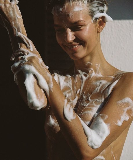 Josephine Skriver pornographic actress img