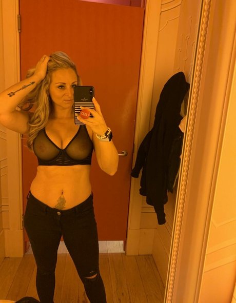 linzc pornographic model images