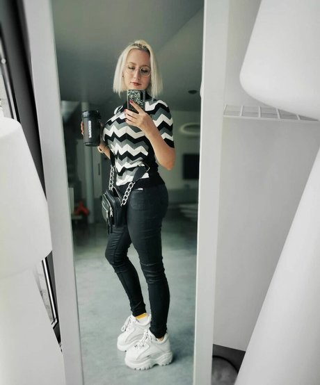 Methvespertine free model pics