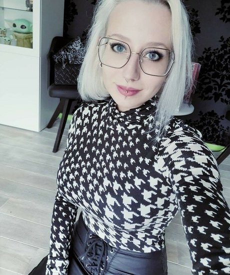 Methvespertine star nudes pic