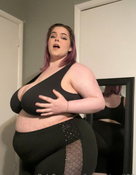 fitness model onlyfans erotic image