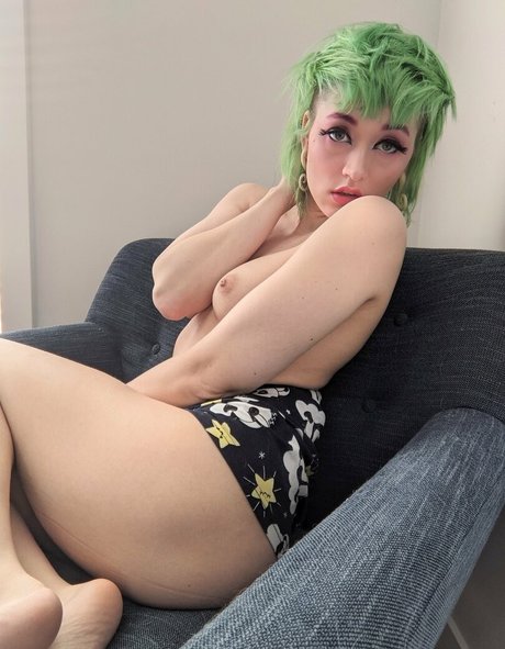 tall blonde onlyfans hd picture