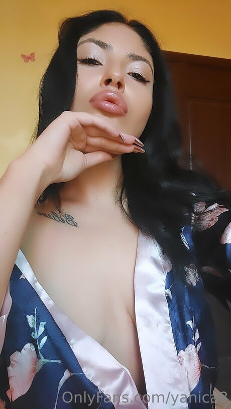 Yanica8 exclusive pornstar images