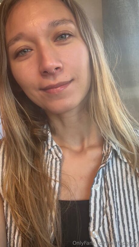 Nikitapoppy hot pornstar images