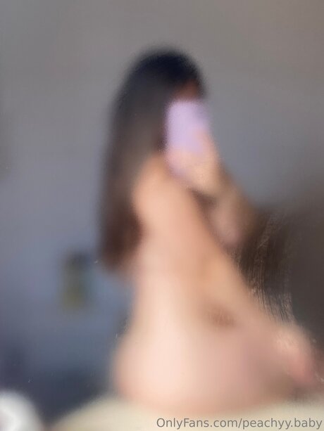 Peachyy Baby free model photo