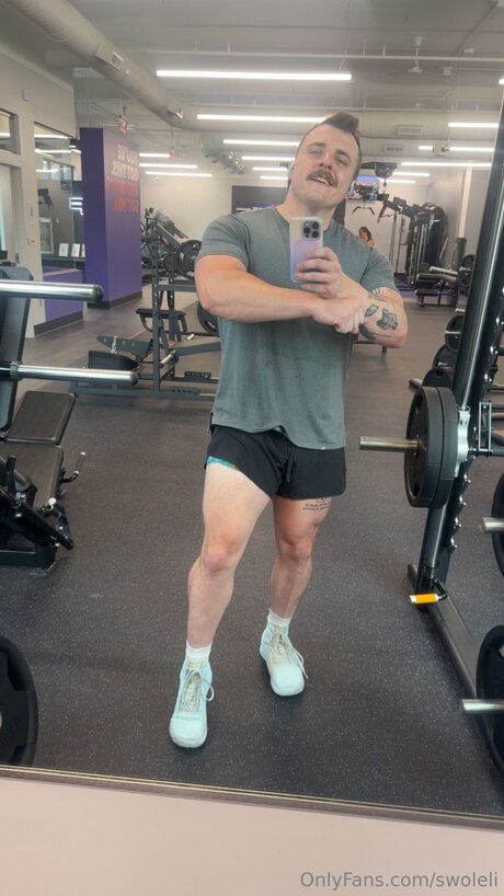 tiny onlyfans nude image