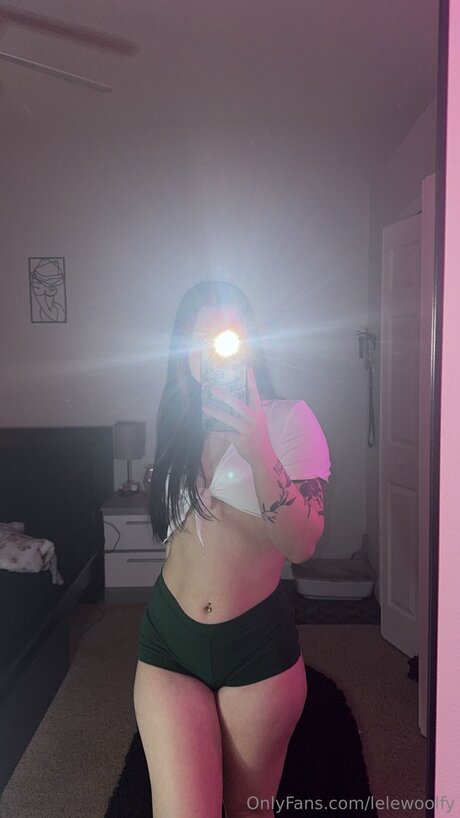 Lelewoolfy model pornographic images