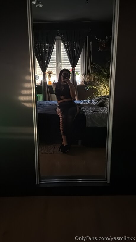 Sweetyasmiin model nude images