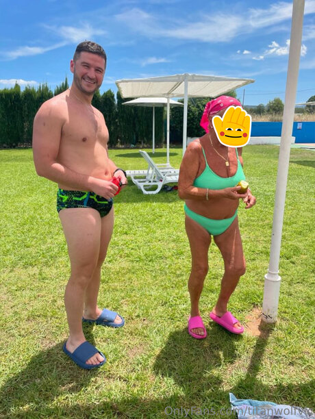 Titanwolfanss star erotic archive