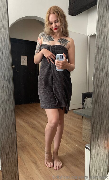 tall blonde onlyfans sexy images