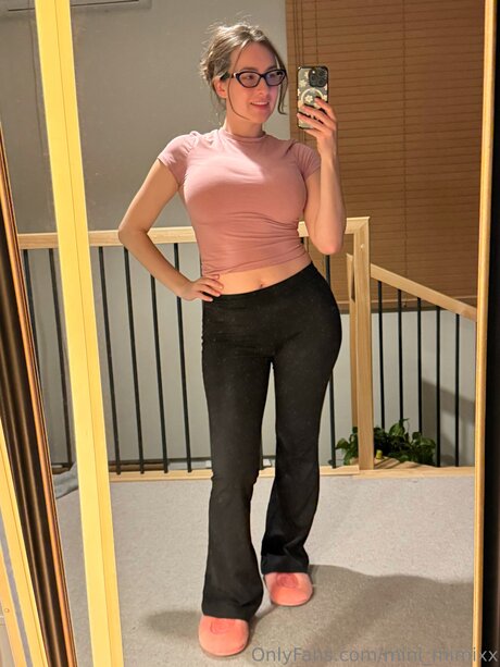 Mini Mimixx pornstar erotic gallery