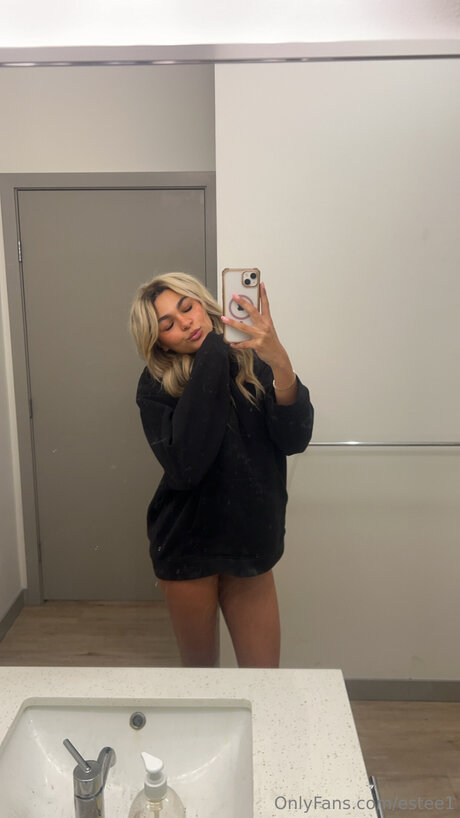 Estee1 hot star picture